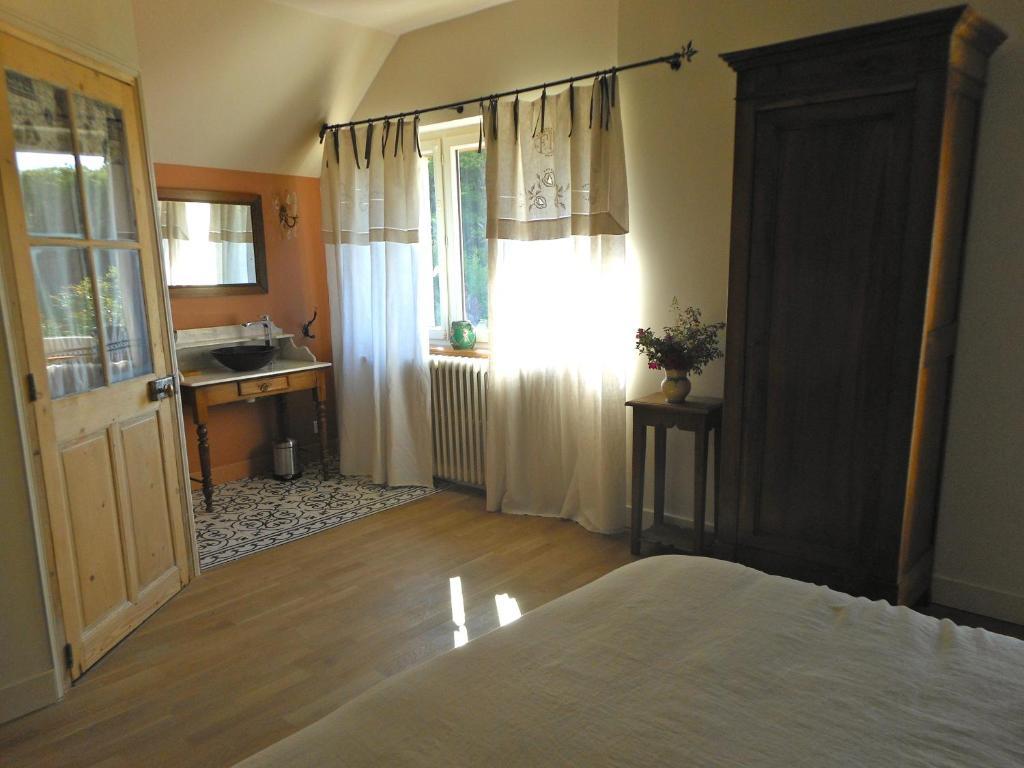 Auberge De La Tuilerie Surgy Стая снимка