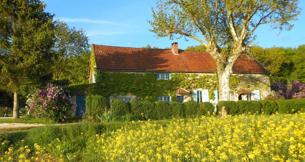 Auberge De La Tuilerie Surgy Екстериор снимка
